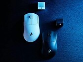 Игровая мышь Elecom VM800 в черном и белом цветах с соответствующими приемниками. (Источник изображения: Elecom)