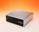 Lenovo SFF RTX Spark имеет минимальную двухцветную отделку.
