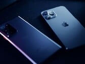 Почти каждый второй проданный смартфон — от Apple или Samsung.