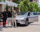 Эта Tesla Model Y - первый в истории автомобиль, доставленный в автономном режиме (Источник изображения: Tesla)