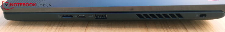 Правая сторона: слот microSD, USB-C 3.2 Gen2 (DP, PD), USB-A 3.2 Gen2, слот замка Kensington