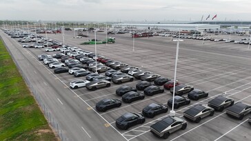 Заводские площадки Tesla теперь заполнены моделями Model Y, не относящимися к начальной серии
