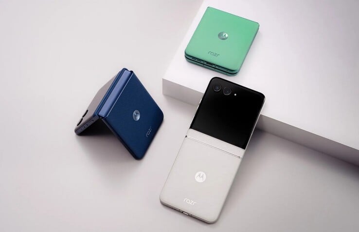 Motorola Razr 60 выпускается в цветах Pantone Gibraltar Sea, Pantone Spring Bud и Pantone Lightest Sky (Источник изображения: Motorola)