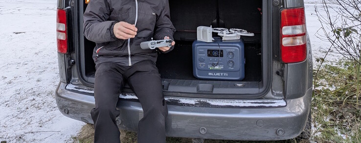 Зарядка аккумуляторов дронов на ходу