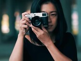 Благодаря гибридному видоискателю Fujifilm X-Pro 3 - одна из самых необычных беззеркальных камер на рынке
