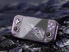 Retroid Pocket Nova — это карманная игровая консоль с соотношением сторон 4:3, работающая на базе процессора Android.
