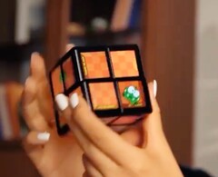 WOWCube имеет 24 маленьких экрана и поставляется с набором игр-головоломок (Источник изображения: Cubios)