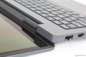 Дисплей открывается на все 180 градусов