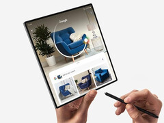 Samsung выпустила два устройства Galaxy Z Fold подряд без поддержки S Pen, на фото - старшая модель. (Источник изображения: Samsung)