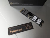 T-Force Z540 с графеновой охлаждающей подставкой