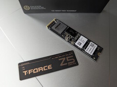 T-Force Z540 с графеновой охлаждающей подставкой