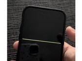 Зеленая полоска на экране iPhone 14 Pro Max (Изображение: u/1LastOutlaw на Reddit)