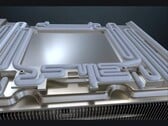 Gigabyte использует термогель серверного класса в нескольких своих графических процессорах, который наносится с помощью полностью автоматизированного процесса. (Источник изображения: YouTube-канал AORUS)
