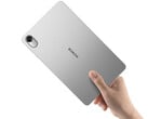 Pad X7b доступен в версиях с WiFi и LTE. На фото: задняя панель планшета.