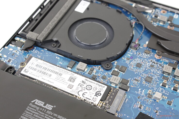 Система поддерживает всего один PCIe 3 x4 NVMe SSD формата M.2 2280