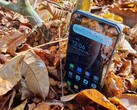 Oukitel WP60 больше, чем любой другой телефон, благодаря своему 7,2-дюймовому экрану, но при этом имеет очень длительное время автономной работы.