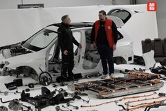 BMW iX3 был разобран после длительных испытаний и почти 62 000 миль пробега
