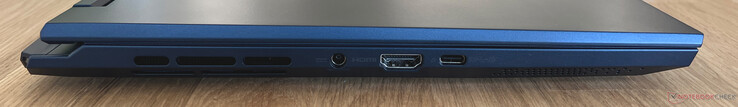 Левая сторона: разъем питания, HDMI 2.1, USB-C 3.2 Gen.2 (10 Гбит/с, DisplayPort ALT mode, Power Delivery)