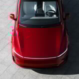 Новая модель 2026 Model Y в цвете Ultra Red. (Источник изображения: Tesla)