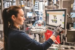 Используя свои электродвигатели, Bosch достигает КПД до 98%, одновременно увеличивая удельную мощность.
