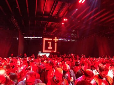 На мероприятии, посвящённом презентации OnePlus 7T Pro в Лондоне.