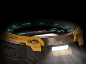 Instinct Crossover AMOLED с включенным светодиодным фонариком. (Источник изображения: Garmin)