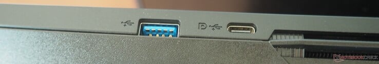 Правильно: USB-A 3.2 Gen 2, USB-C 3.2 Gen 2 вкл. DisplayPort 1.4