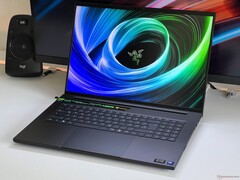 2025 Blade 18 (Источник изображения: Notebookcheck)