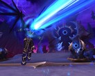 Сцена из World of Warcraft, в которой заклинателя взрывает пылающий синий луч (Источник изображения: Windowscentral.com)