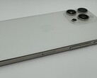 Прототип iPhone с тактильными кнопками. (Источник изображения: Apple Insider)