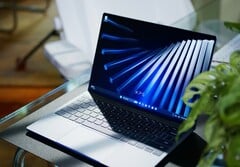 Предполагается, что Dell XPS 13 превосходит MacBook Neo по производительности, однако в некоторых регионах он стоит значительно дороже.
