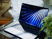 Предполагается, что Dell XPS 13 превосходит MacBook Neo по производительности, однако в некоторых регионах он стоит значительно дороже.