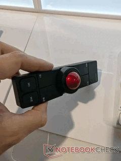 Трекбол Keychron Trackball Black. (Источник изображения: Notebookcheck/Stephen Pereyra)