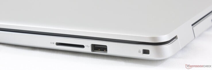 Справа: картридер стандарта SD, USB 2.0