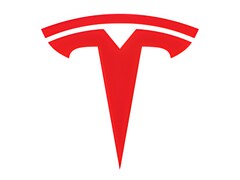 По данным Reuters, компания Tesla, как говорят, работает над созданием компактного электрического внедорожника, который может быть меньше, легче и дешевле, чем ее нынешние модели.