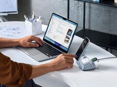 Появилось новое магнитное беспроводное зарядное устройство 3-в-1 MagFlow от Ugreen (на фото). (Источник изображения: Ugreen)