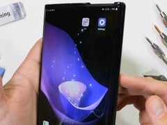 Galaxy Z Slide может иметь такой же форм-фактор, как и представленный здесь LG Rollable.