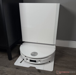 Mova S70 Roller во время зарядки.