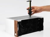 Компания Noctua не доверяет производителям корпусов в вопросах, касающихся доступного пространства для вентиляторов.
