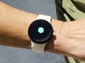 Ожидается, что часы Google Pixel Watch, как и часы Apple Watch, скоро получат функцию определения высокого кровяного давления. (Источник изображения: Google)