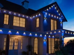 Govee Permanent Outdoor Lights 2 Pro, представленные снаружи дома