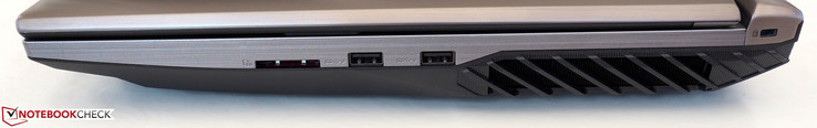 Правая сторона: картридер, 2x USB-A 3.0, слот для замка Kensington