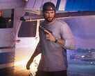 Джейсон, главный герой игры GTA 6, держит в руках пистолет.