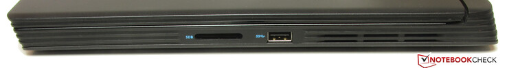 Правая сторона: картридер, USB 3.2 Gen 1 (Type-A)