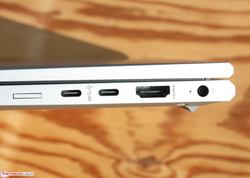 2x USB 3.0 Type-C с поддержкой DisplayPort и Power Delivery