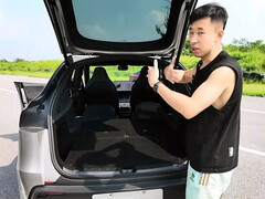 Обзор грузового и пассажирского пространства Tesla Model Y L. (Источник изображения: GeekLaii/YT)