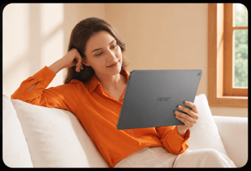 Планшет Acer A543, показанный в процессе использования