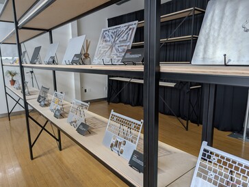 Процесс изготовления новой металлической рамы и внешней крышки начинается с блока из алюминиевого сплава 6063