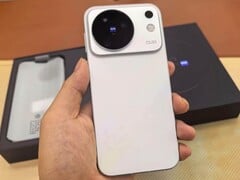 Фотографии Vivo X500 в действии уже просочились в сеть ещё до его официального запуска