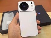 Фотографии Vivo X500 в действии уже просочились в сеть ещё до его официального запуска